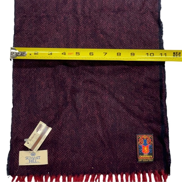 Summit Hill burgundy 100% Cashmere scarf NWT, never worn in perfect condition! - Picture 4 of 8